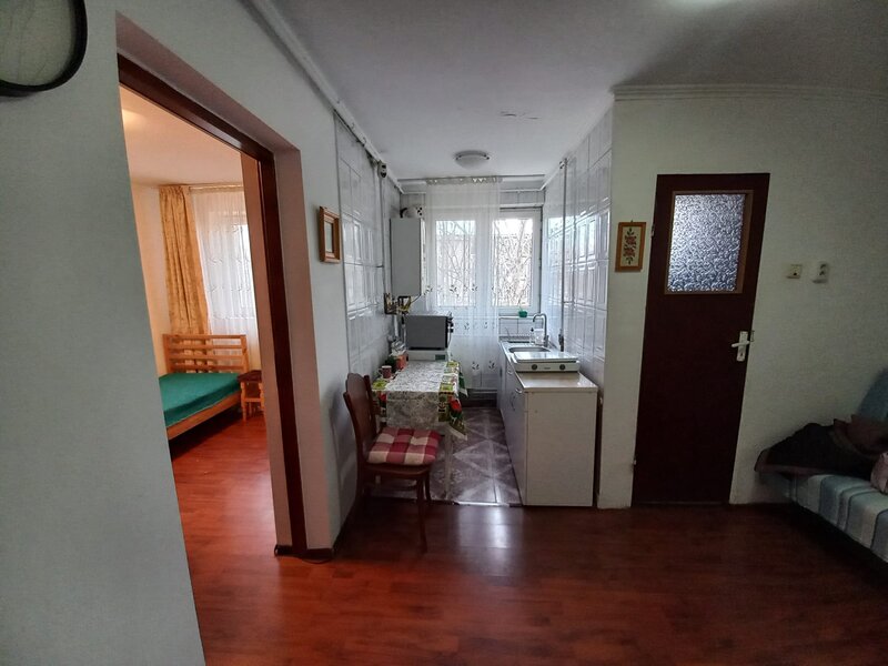 Doamna Ghica, Ziduri Intre Vii